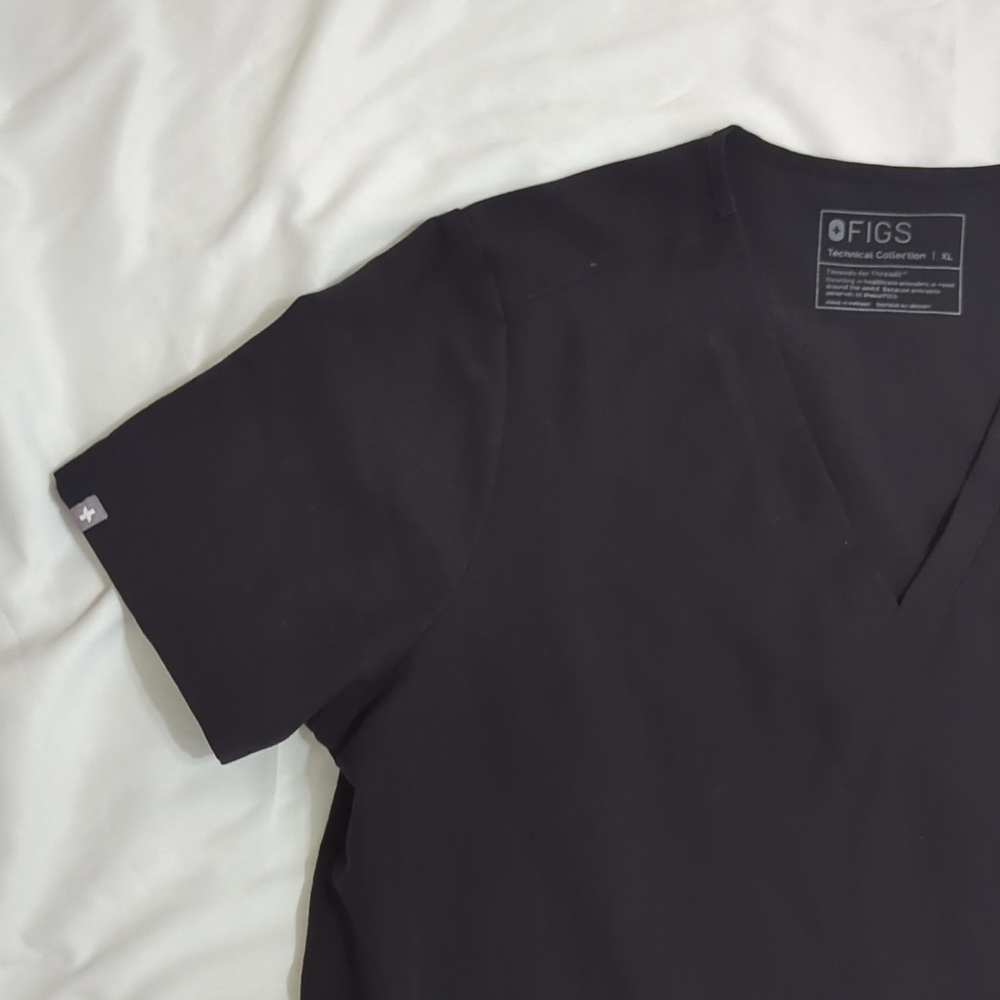 Figs Casma Three-Pocket Scrub Top, Color Black Size XL - Picture 8 of 15